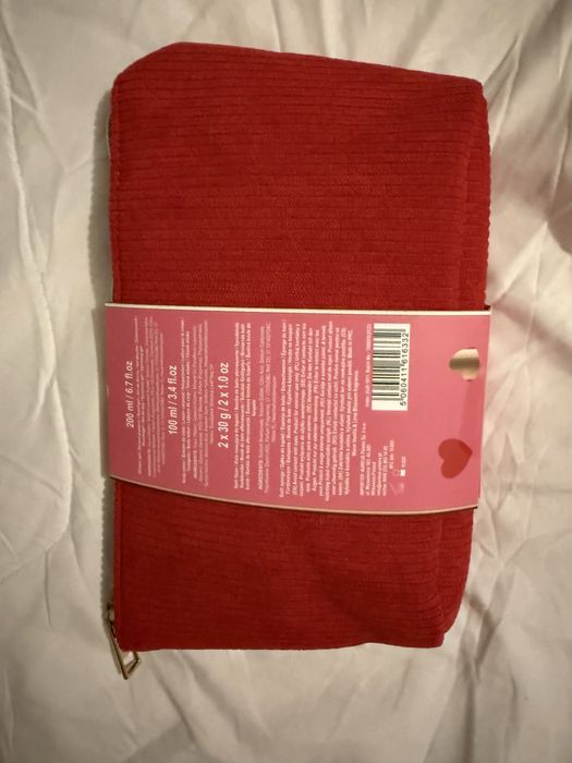 Kosmetyki damskie nowe do pielęgnacij