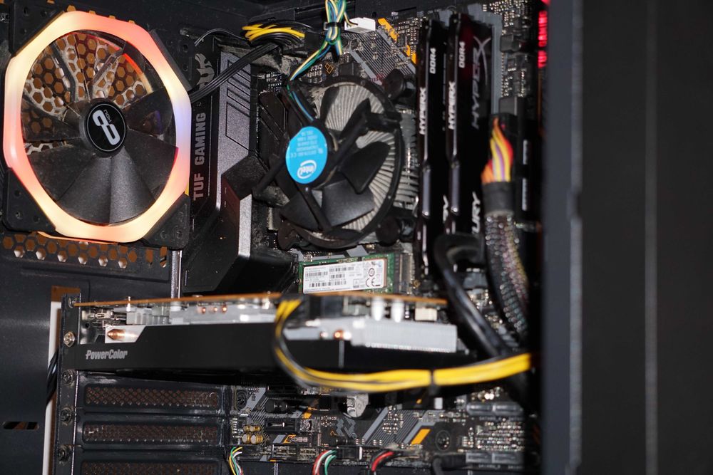 PC Gaming – i5-9400F, RX 6600 8GB, 16GB RAM e NVME