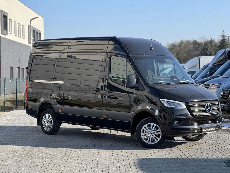Mercedes-Benz Sprinter  Sprinter Baza pod kampera 319 (190 KM) średni L2H2 SELECT Facelift