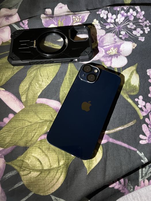 iPhone 13.