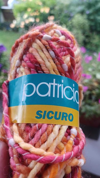Włóczka Patricia  wielokolorowa 50 gr.