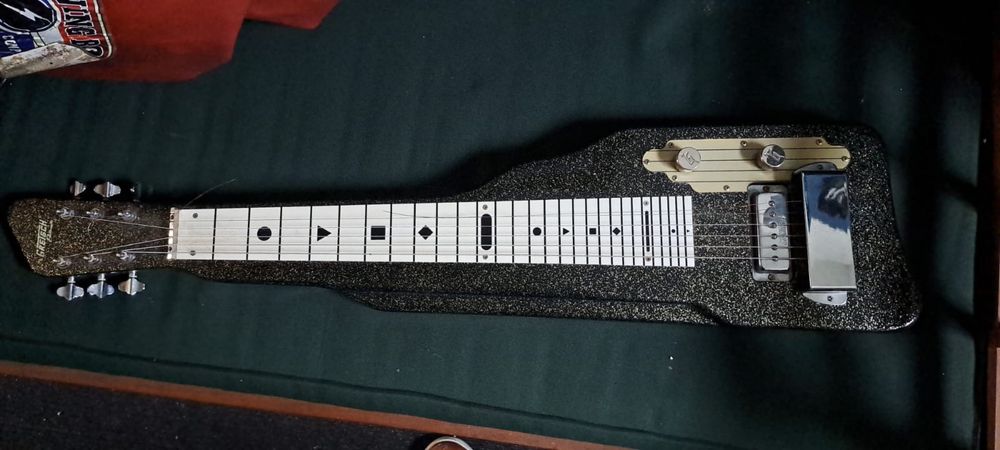 Lap Steel em bom estado