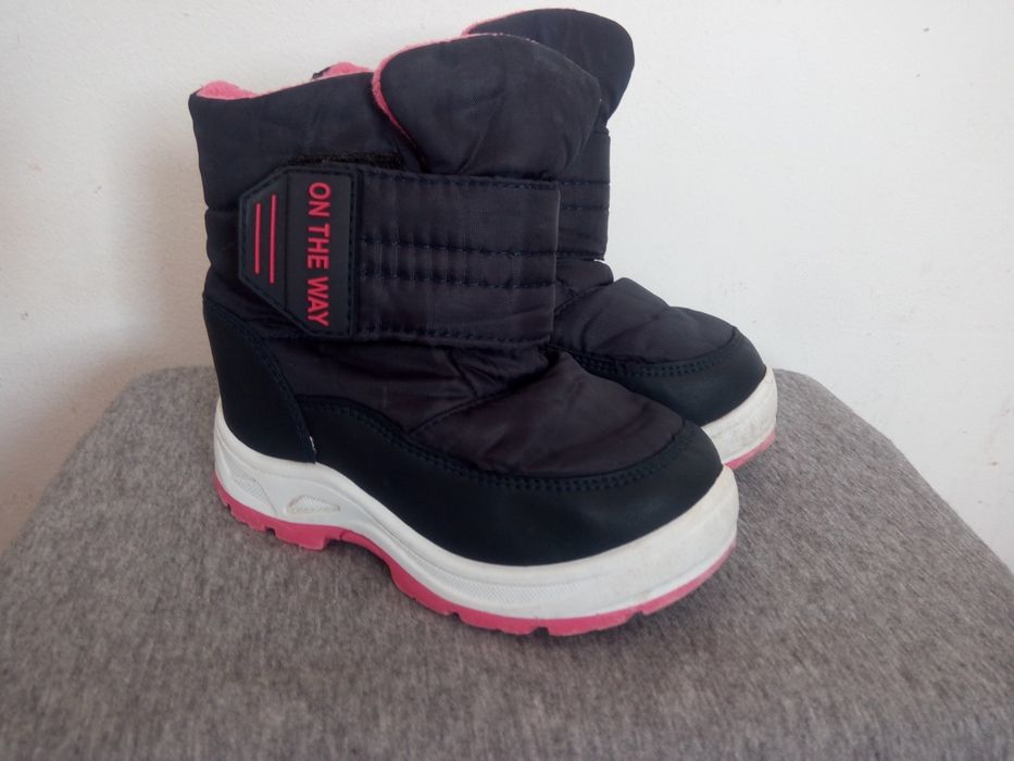 4 pary bucików dziewczęcych