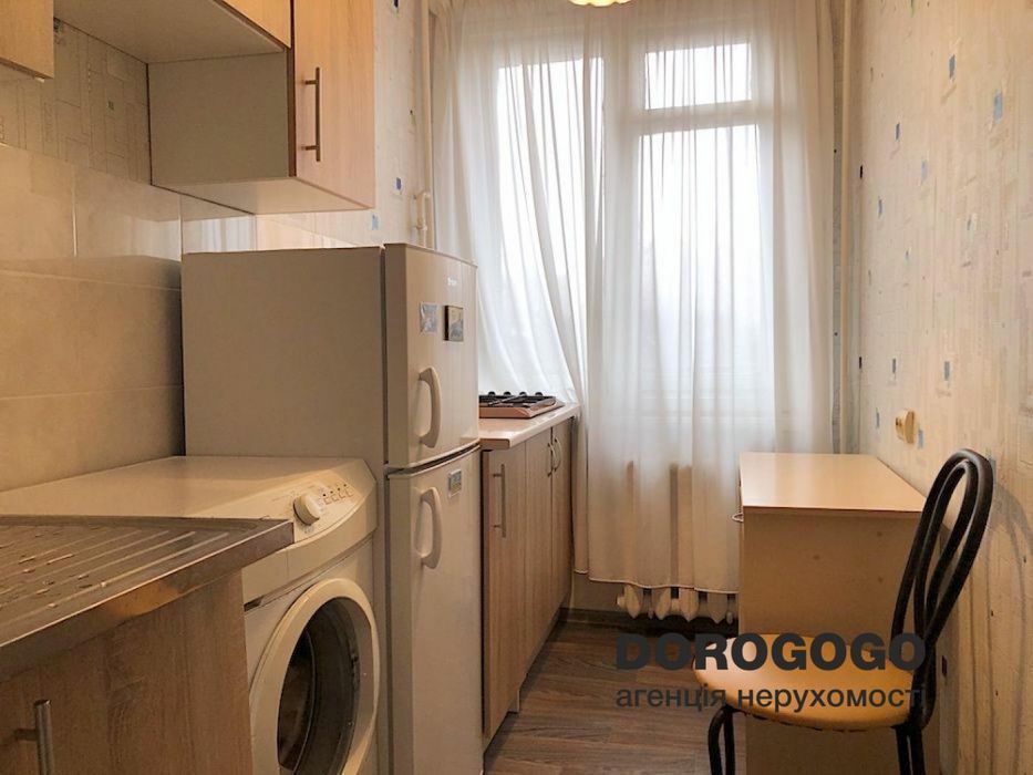 Науки 20, метро Деміївська, продаж 1к, терміново, торг