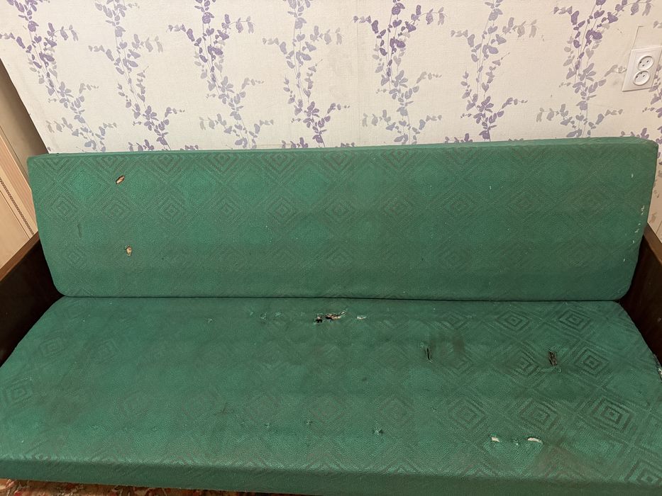 Диван, безкоштовно