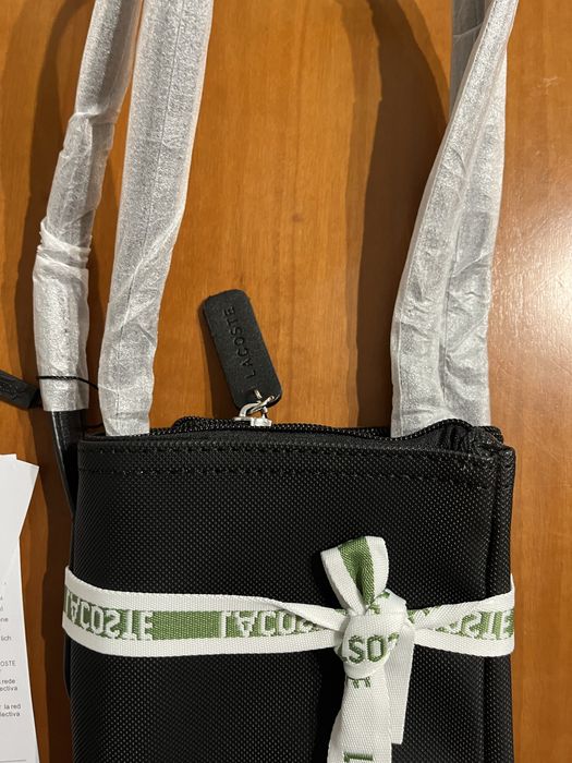 Mala lacoste com etiqueta
