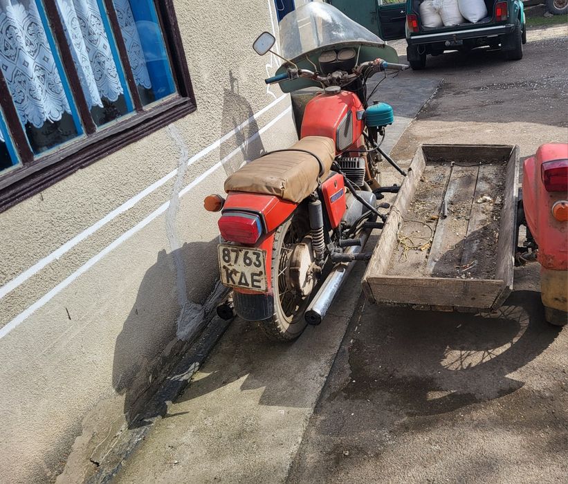 Продаєця мотоцикл ИЖ Юпитер 5