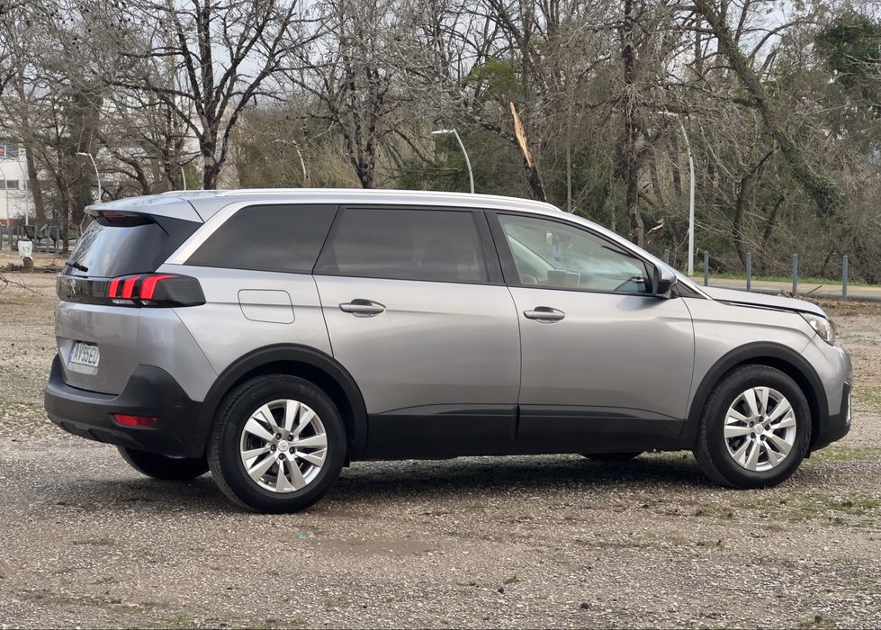 Peugeot 5008• 2019 7lug•Allure 1.5BlueHDi • automático • pronto a circular
