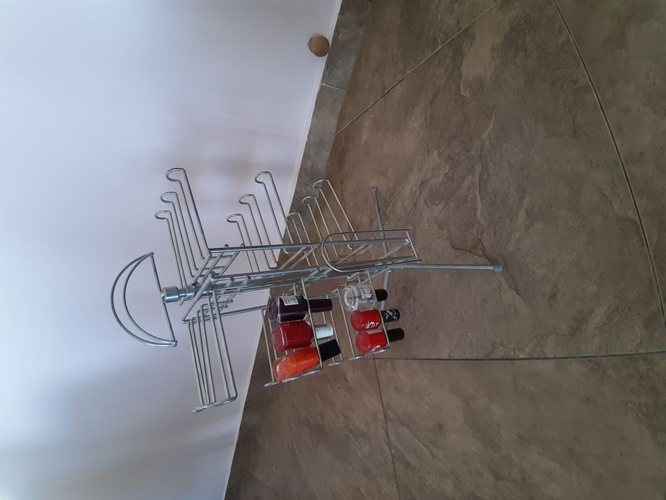 Okazyjnie sprzedam Karuzele na lakiery do paznokci