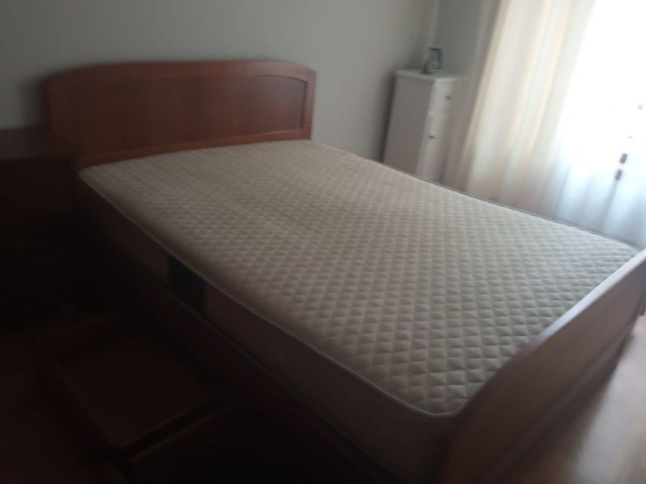Cama casal com colchão