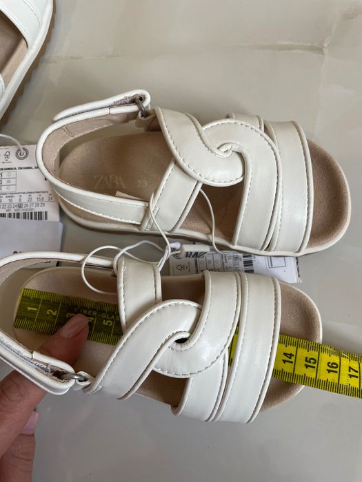 Босоніжки Zara 23,24,25 розмір