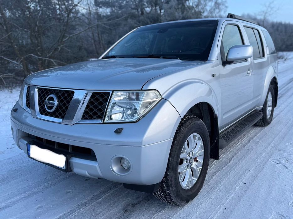 Nissan Pathfinder 4x4, 7 osób, Hak, Zarejestrowany