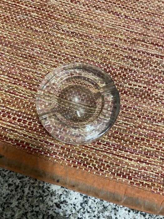 Cinzeiro em vidro grosso