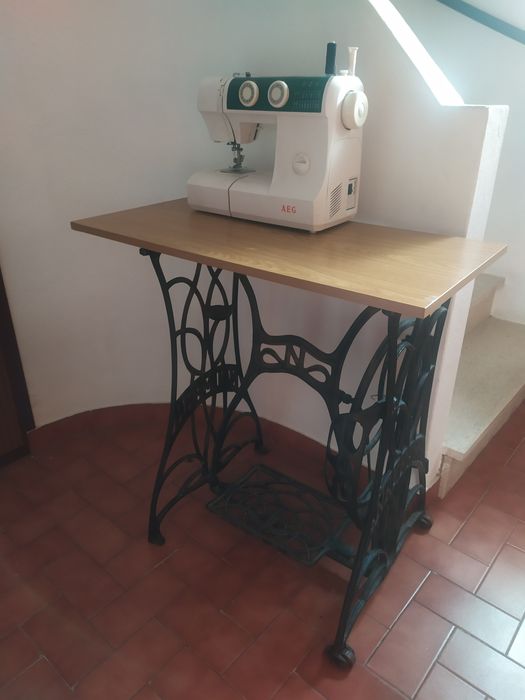 Mesa de Máquina de Costura