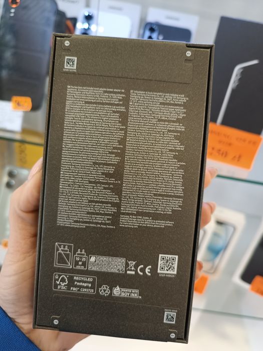 Sprzedam NOWY Samsung S25