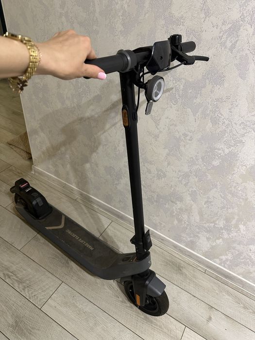 Продам електросамокат Модель NIU KICK Scooter KQi2 Pro