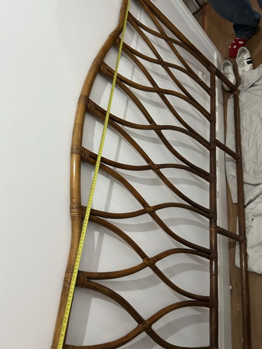 Cabeceira de cama em madeira bambu