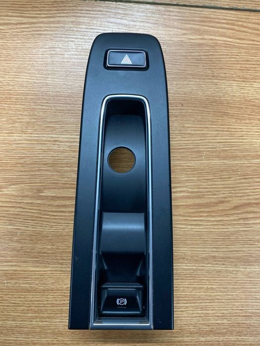 Porsche macan 2022 панель ручніка та авврійки 95b863042a