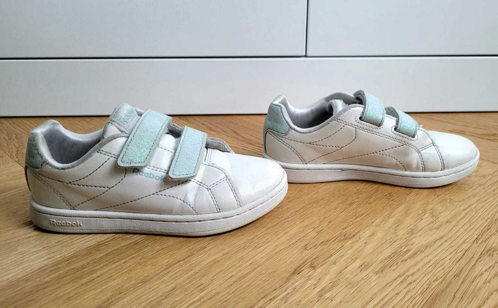 Snickersy REEBOK dziewczęce (rozm. 30) z brokatowymi wstawkami
