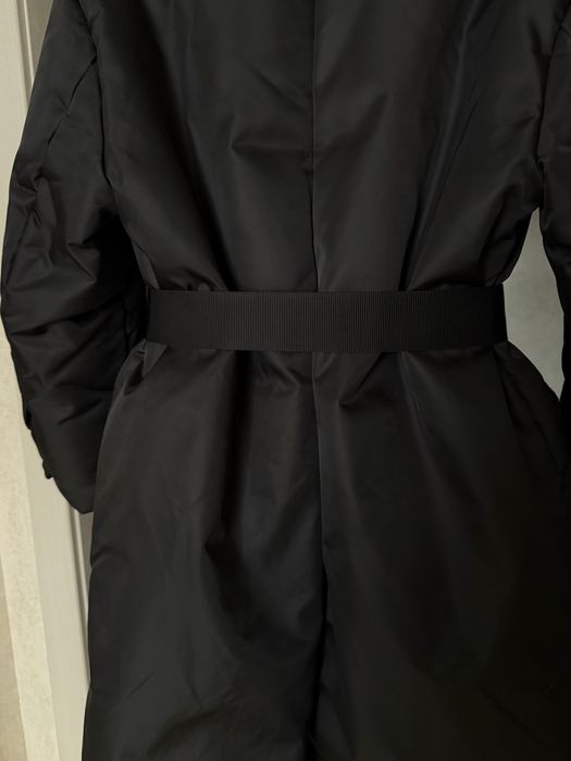 Пуховик / курточка / пальто Prada