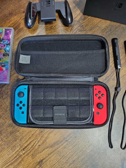 Nintendo Switch OLED Neon + nowy Mario Kart 8 Deluxe - stan niemal idealny - darmowa dostawa