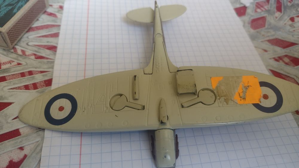 Corgi Spitfire DoxR