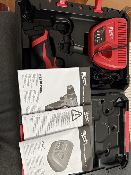 Parafusadora milwaukee m12