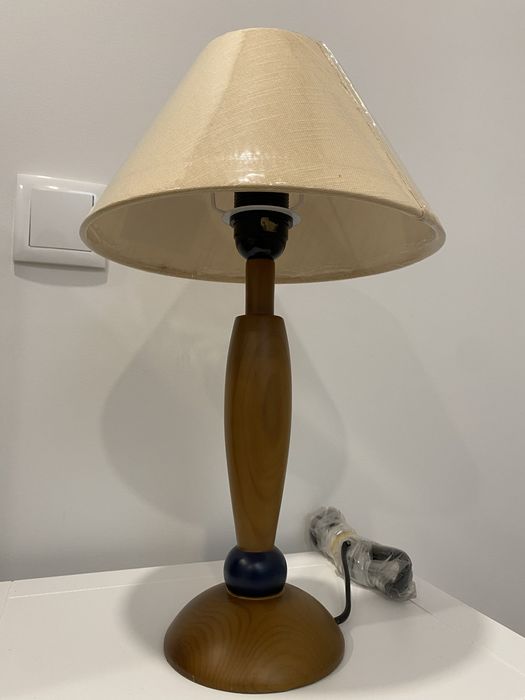 Conjunto de 2 Candeeiros de Mesa em Madeira com Abajur