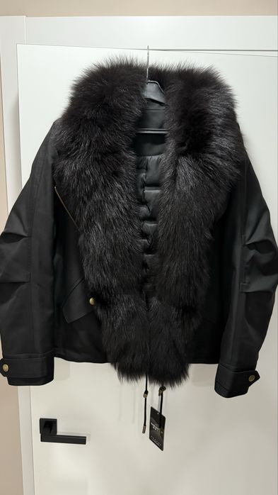 Пухова куртка-парка з натуральним хутром лисиці