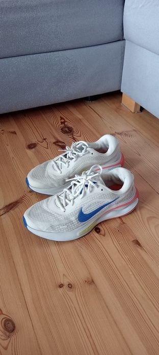 Buty Nike Comfi Ride rozmiar 42