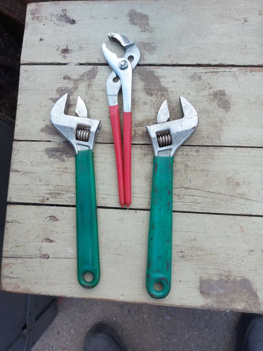 Прода ключі великих розмірів.