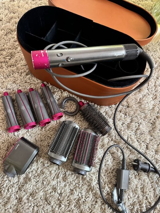 Терміново продам Dyson стайлер оригінальний , є коробка, чек