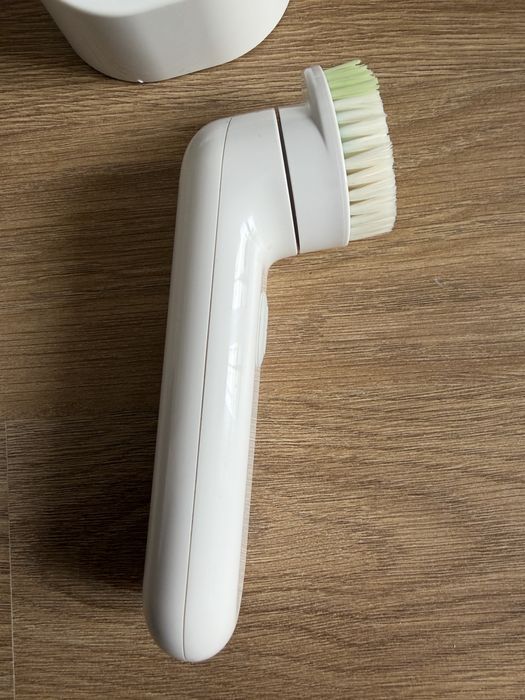 Clinique Sonic System purifying cleasing brush