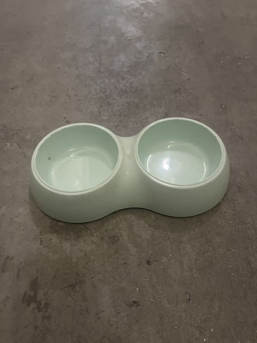 Cama com Arranhador e bebedouro de agua para gatos