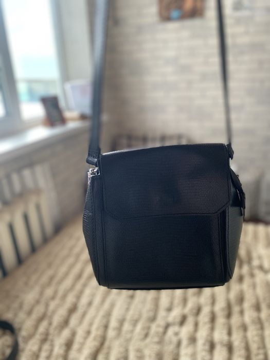 Шкіряна сумка BRIAR чорна з фактурою, два ремінці