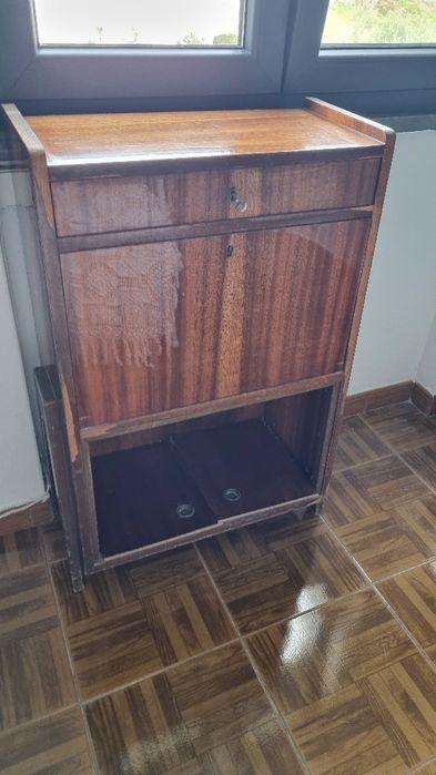 Cómoda antiga, cerca de 50 anos