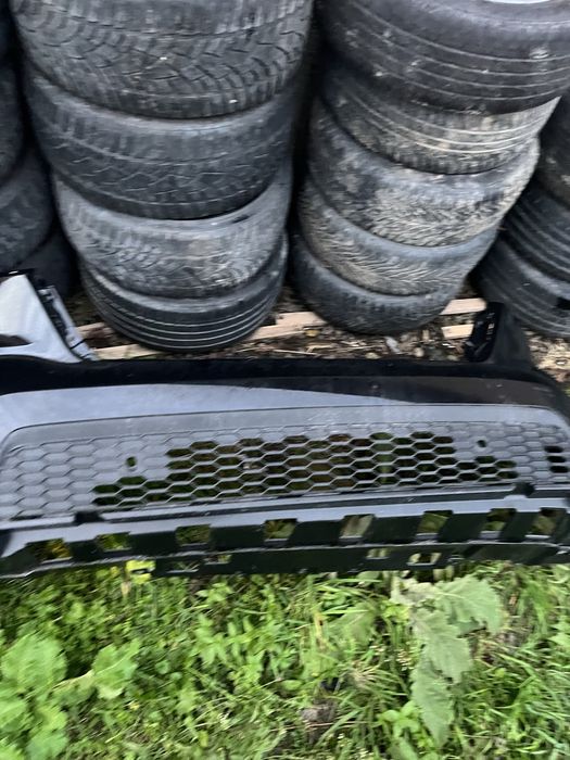 Передній бампер xonda pilot 4 2024 з пошкодженнням половинка