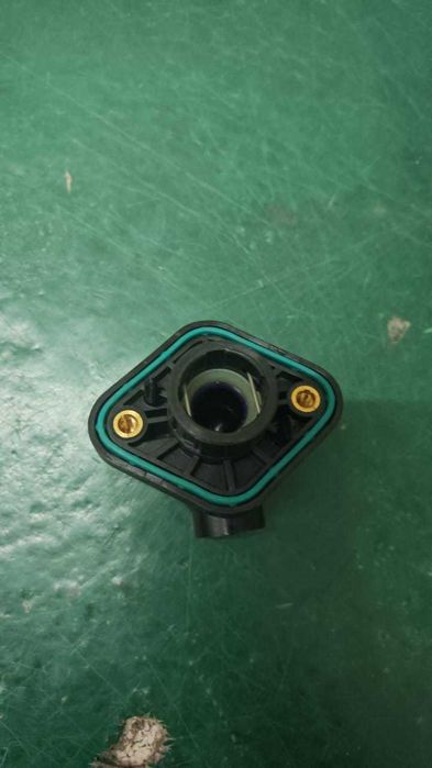 Переходник патрубка охлаждения батареи штуцер Tesla Model 3 Y Highland