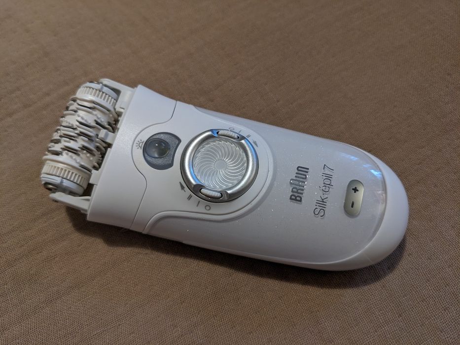 Епілятор BRAUN Silk epil 7 7537 + станок Gillette Venus Swirl