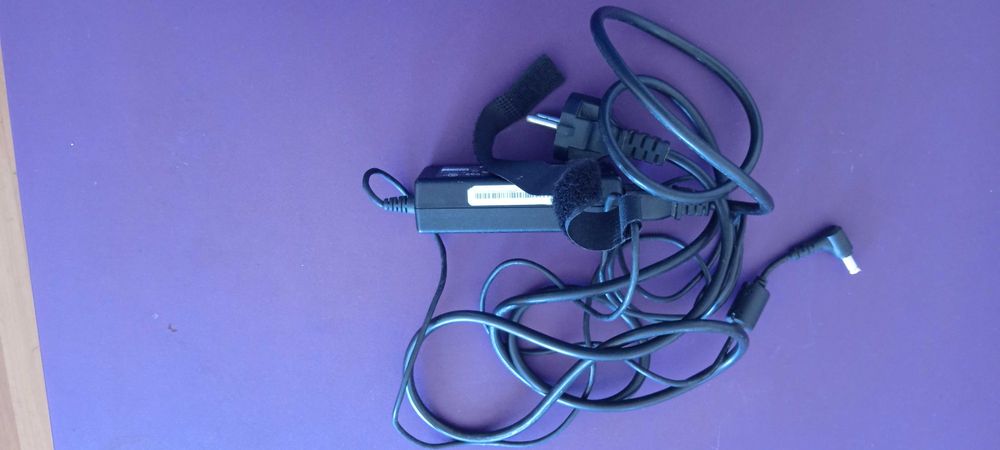 Carregador (Genuíno) Delta Electronics SADP-65KB D 19V