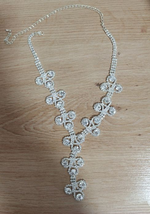 Продам Кольє та сережки