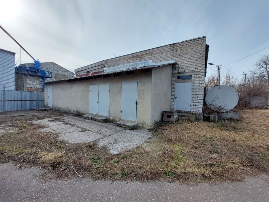 Продам комерційне приміщення/ склад / готовий бізнес. Фасадна ділянка.