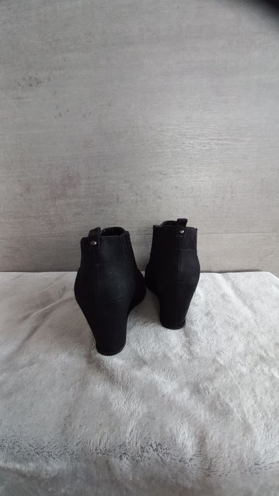 Botki, buty RIVIER ISLAND, rozmiar 37, stan bdb do poprawki.