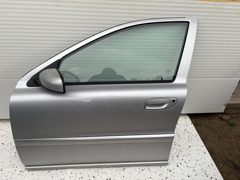 Drzwi kierowcy przód lewy S60 lift 426-26 w kolor kompletne