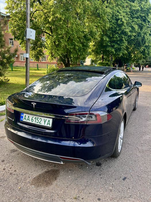 Продам тесла молель s