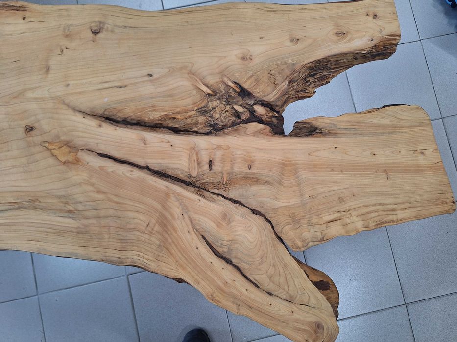 Mesa rustica de madeira