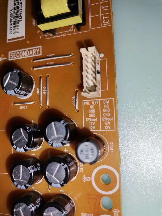 Fonte de alimentação 7 1 5 G 6 1 9 7 -P01 -0 0 3 -0 0 2H