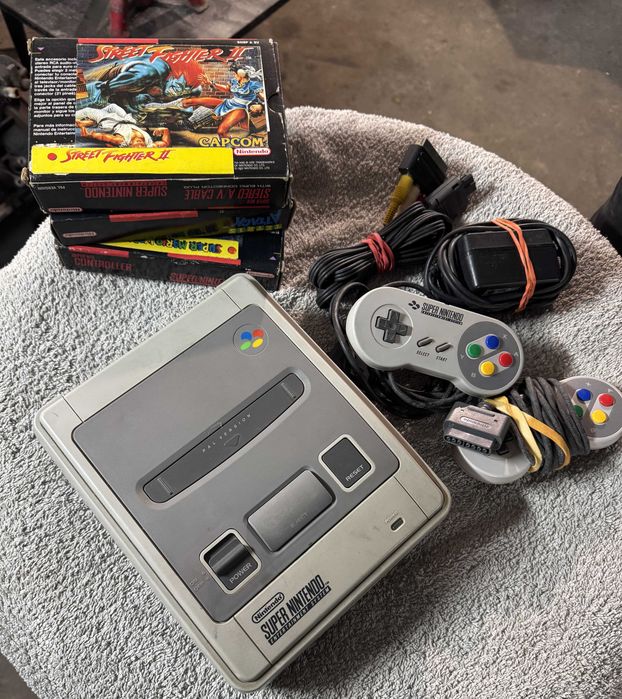 Super Nintendo SNES PAL + 2 Comandos + 3 Jogos Completos CIB