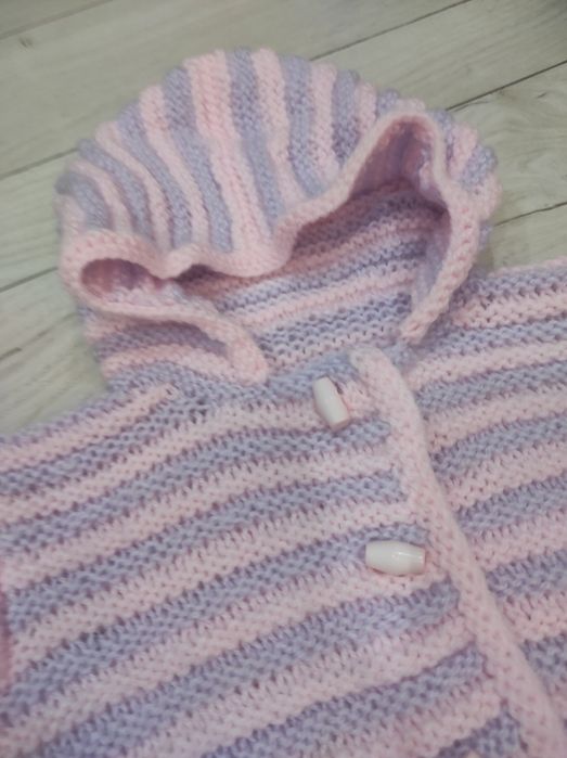 Sweterek dziewczęcy handmade