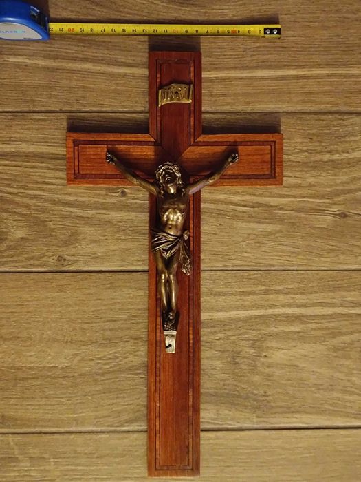 Krzyż drewniany, krucyfiks